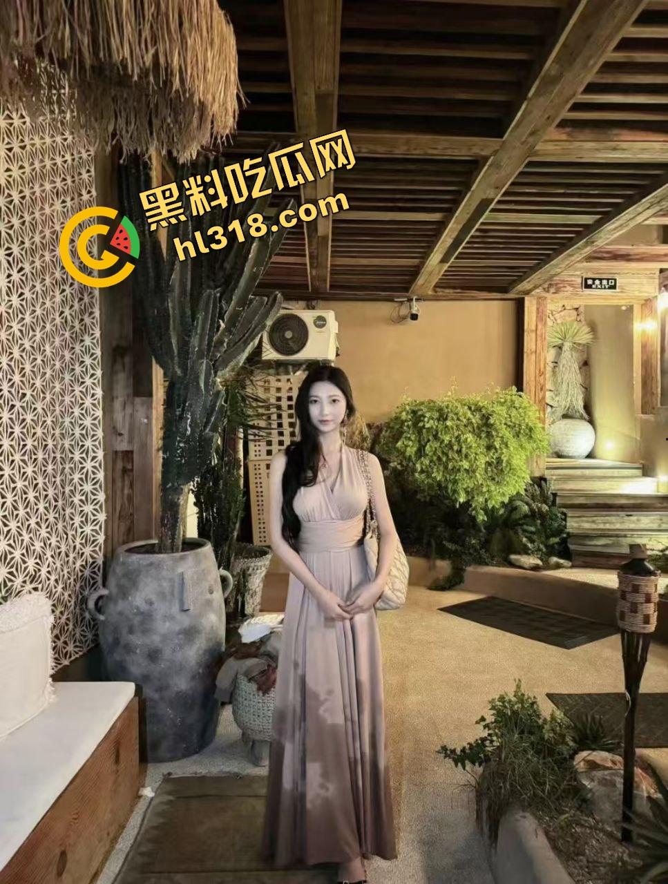 近距离高清锁死怼脸美穴诱惑,双腿夹紧线条毕现细节拉满,美感紧致一览无遗!