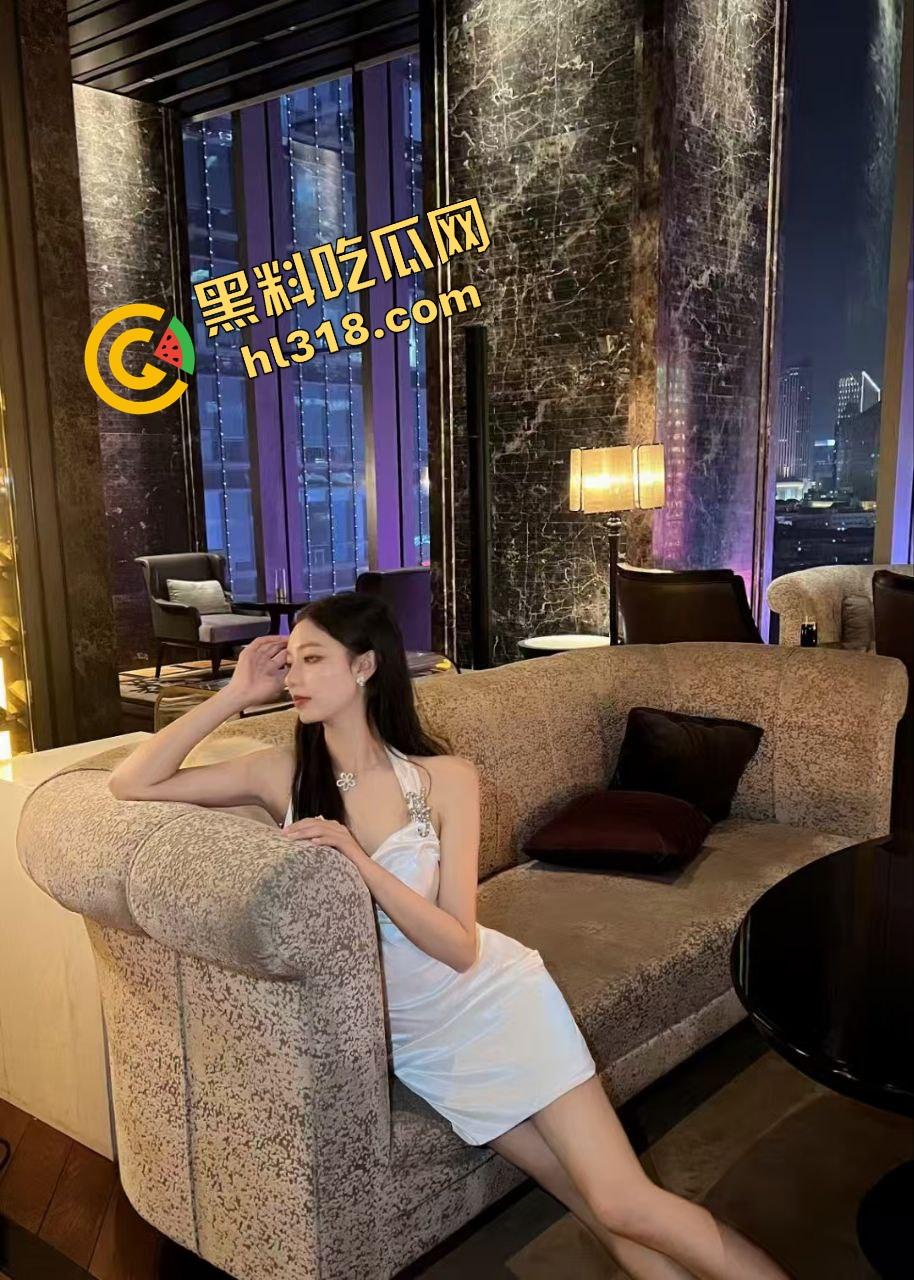 近距离高清锁死怼脸美穴诱惑,双腿夹紧线条毕现细节拉满,美感紧致一览无遗!