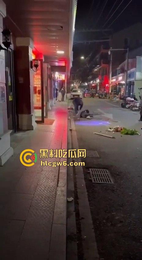 温州市文成县大学镇 多名初中高中学生发生持械群殴事件，双方多人手持大砍刀互砍