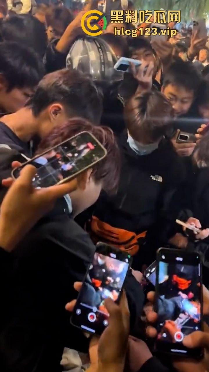 欠收拾!鬼火少年济南闹市区炸街 飙车放火 大街蹦迪 人还是不能吃得太饱!