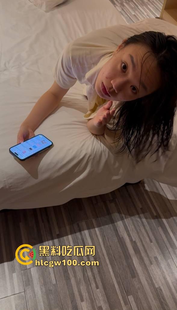 新年第一瓜!福建华侨大学啦啦队女神『应亚菲』背着男友跨年约炮,炮友发视频挑衅感谢新年礼物伤害拉满了!