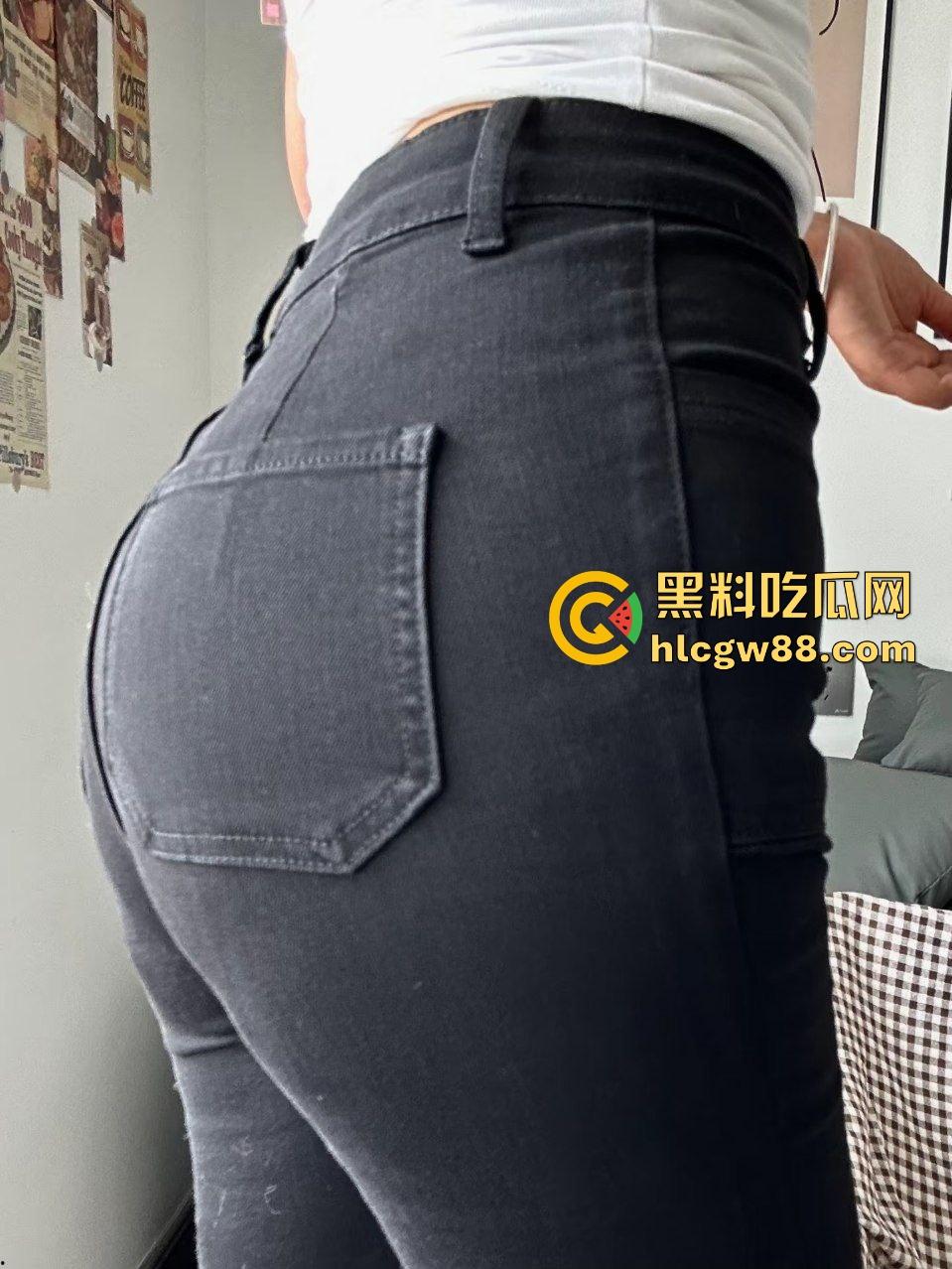 四川榨精机器丰满肉感少妇【黄静】找长期炮友各种爆操满足骚逼,在她屁股下撑不了1分钟!