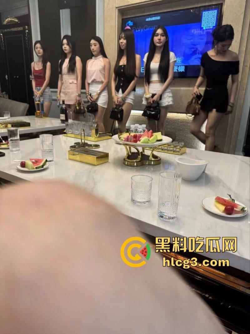 不羡鸳鸯不羡仙 就羡慕富哥每一天!上海最棒的夜生活娱乐场所堪称男人的天堂!