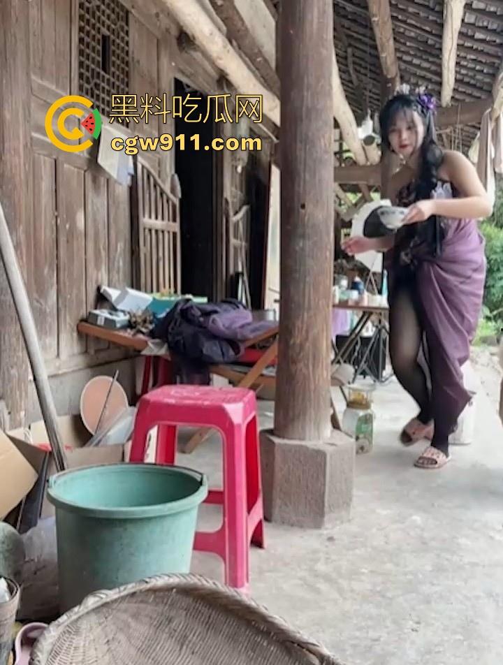 B站博主【野云志怪雪尽倾】自拍古装定制cos,黑丝美腿骚舞漏点诱惑福利,粉丝独享反差尤物!