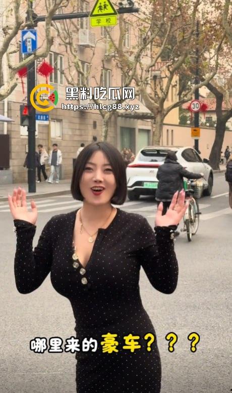 抖音百万粉贱婊【兔兔1104】反差少妇不雅视频满天飞,绝美骚逼勾魂操人,装你妈的清纯啊!