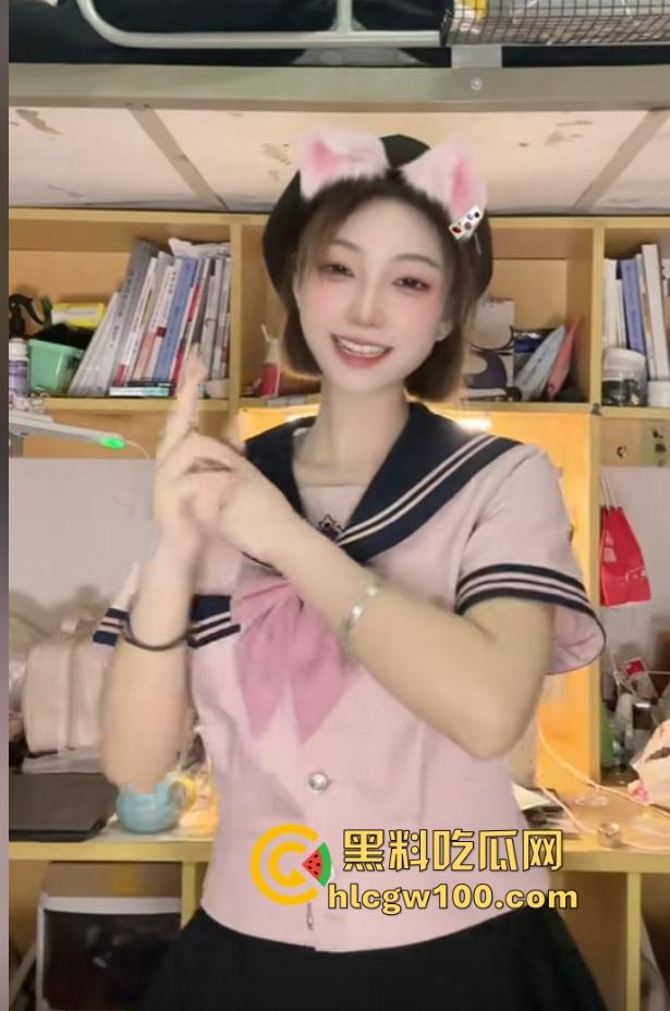 抖音『丫丫Bbar』人称年轻版程老师,直播天天盯射开撸太上头,车速快到起飞,今晚直播间集结冲爆她!