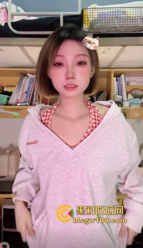 抖音『丫丫Bbar』人称年轻版程老师,直播天天盯射开撸太上头,车速快到起飞,今晚直播间集结冲爆她!