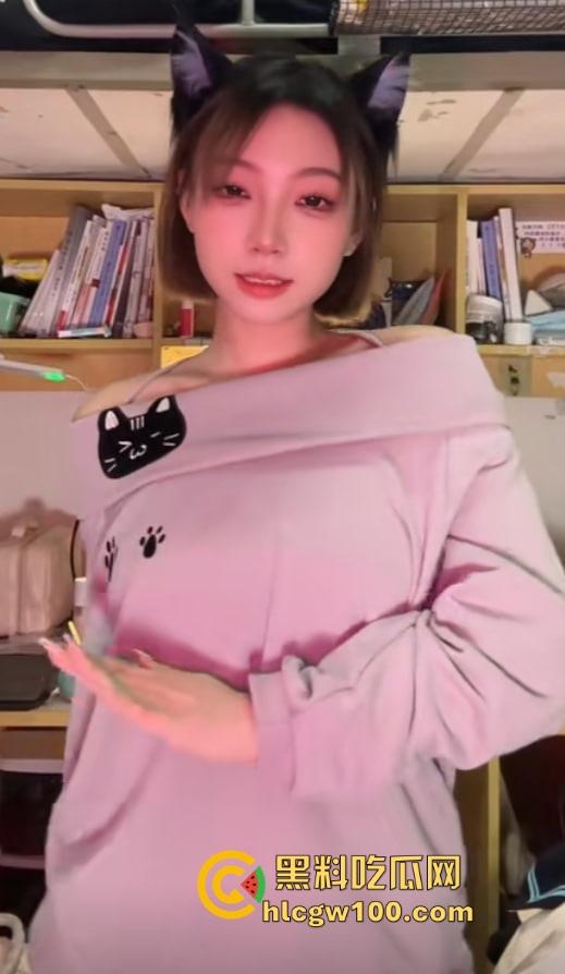 抖音『丫丫Bbar』人称年轻版程老师,直播天天盯射开撸太上头,车速快到起飞,今晚直播间集结冲爆她!