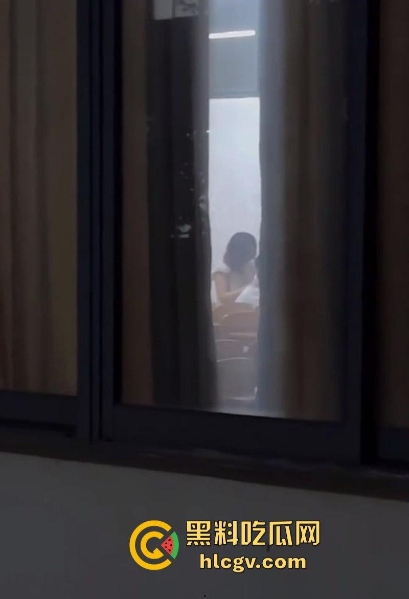 教室打急炮不拉帘 温州学院林玉婵与男友啪啪被同学全程拍到
