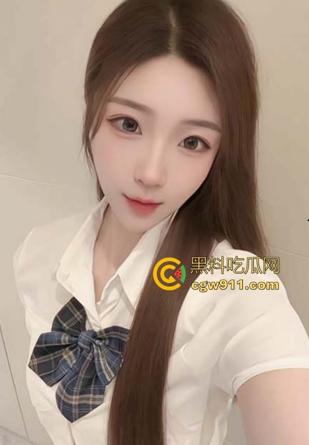 海角乱伦!姐夫满足不了姐姐弟弟来帮忙,爆操跟姐夫通话中的骚姐姐,边淫叫边给电话那头得人渣姐夫听!