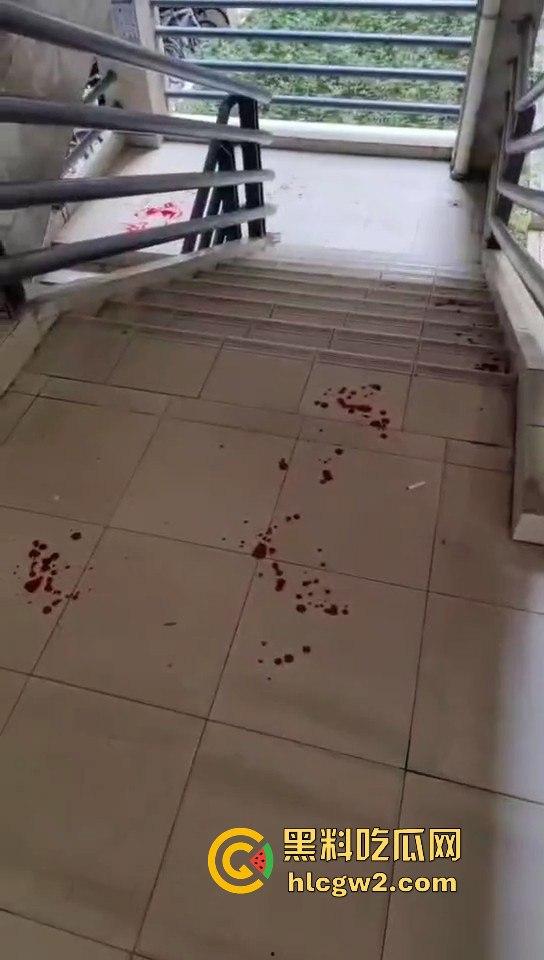 广东工业大学惊现捅人事件!凶手反锁宿舍内,保安公安疯狂踹门!