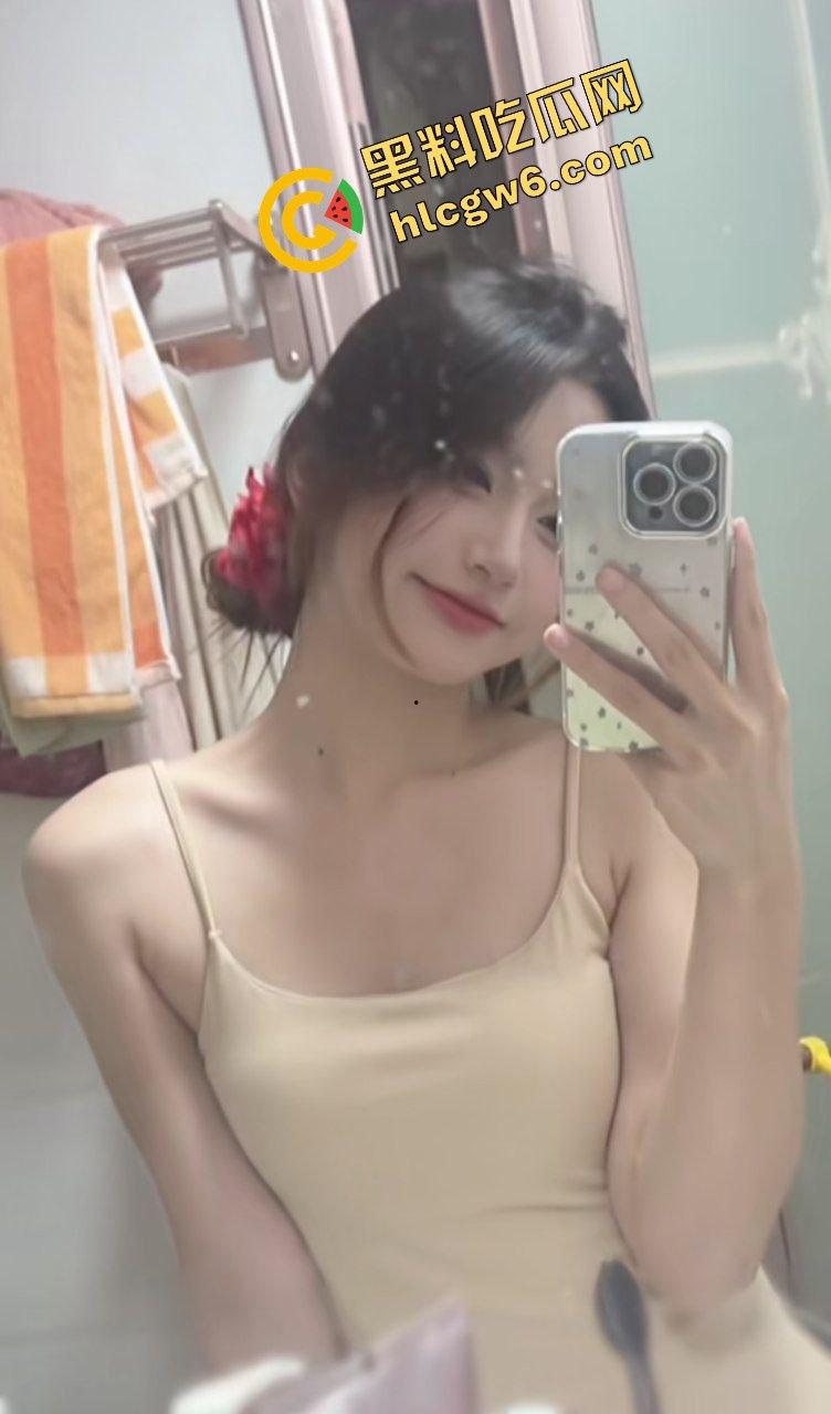 辽宁凤城肉感炮架风骚反差骚鸡『唐紫瑜』与啤酒肚大哥激情口交 内裤直插爆怼骚逼!原创独家流出!