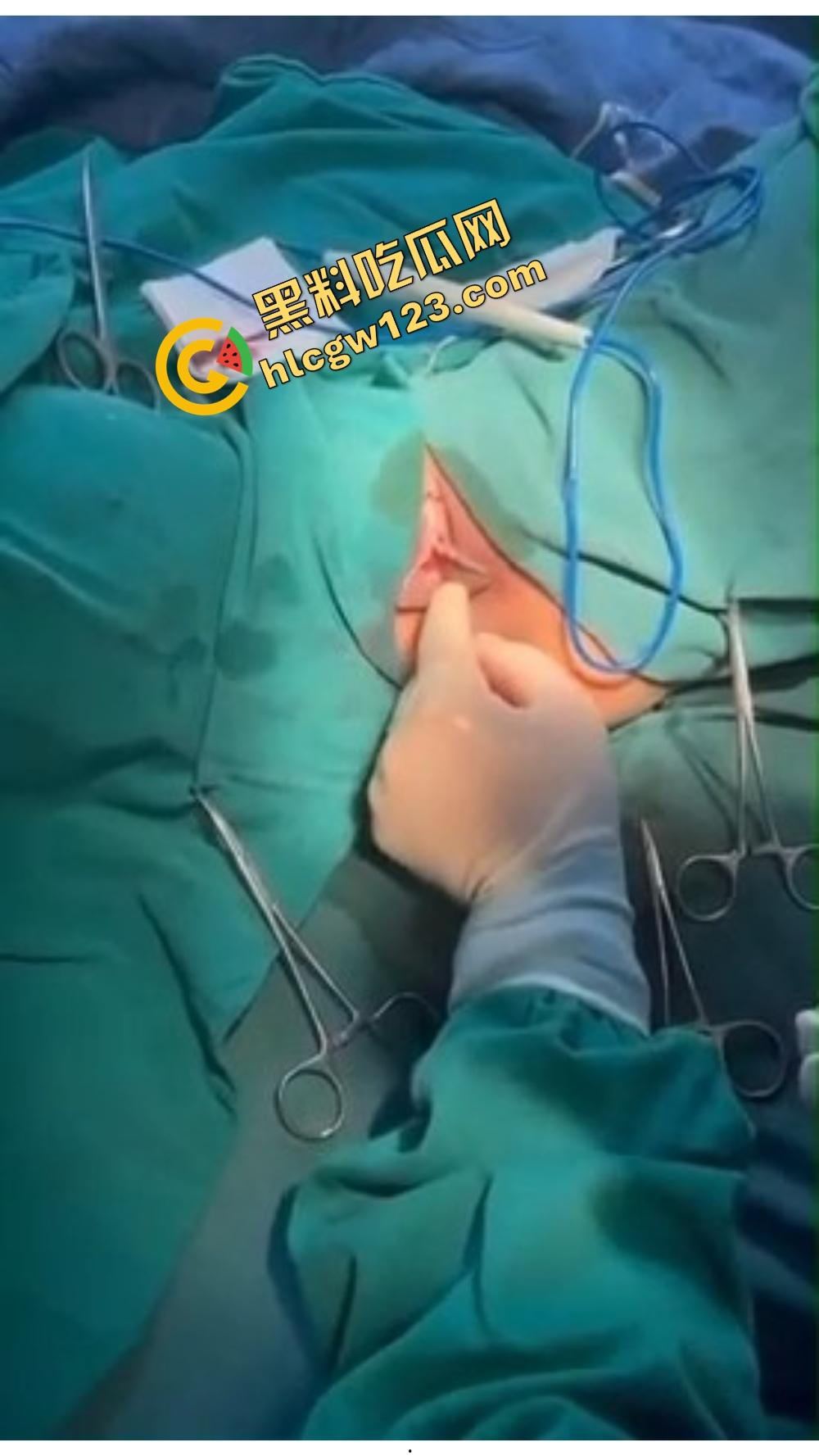 别再幻想什么天生紧致了,都是海克斯科技硬给收的,这年头的小穴,哪有天然紧的?没整过你都不配叫tight!