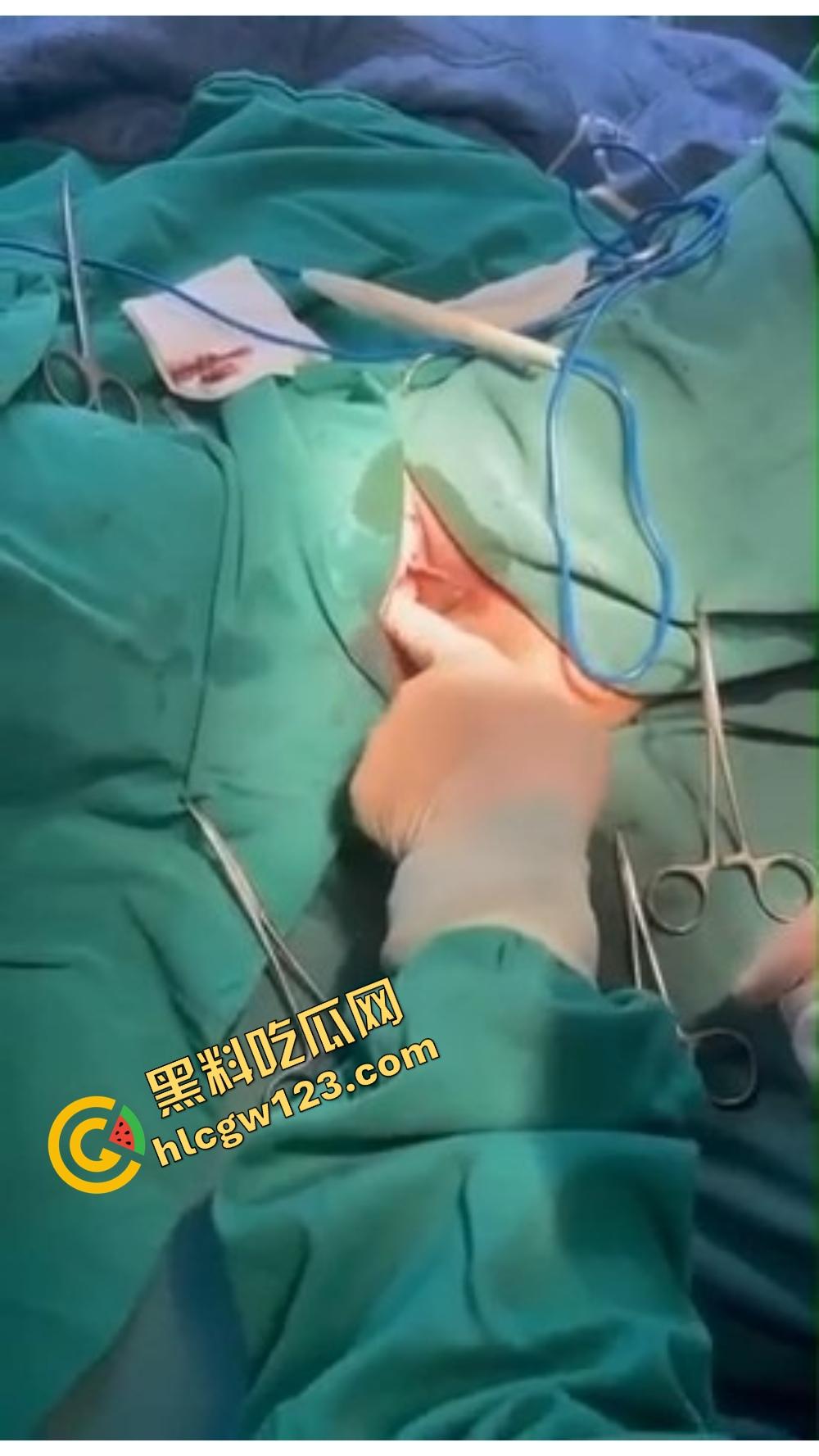 别再幻想什么天生紧致了,都是海克斯科技硬给收的,这年头的小穴,哪有天然紧的?没整过你都不配叫tight!