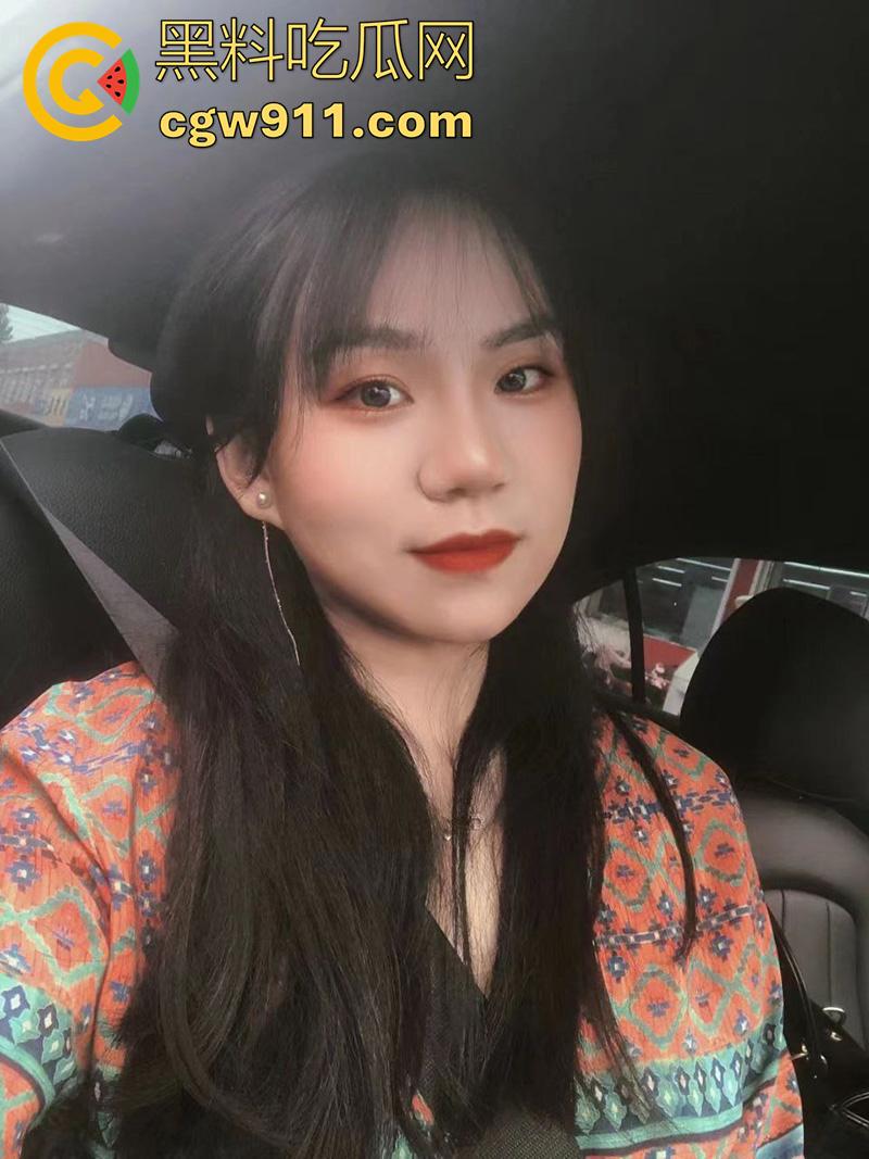 怀化极品小少妇【裴思莹】，平时端庄文雅，一副贤妻良母样，私下其实骚上天，约炮视频流出！