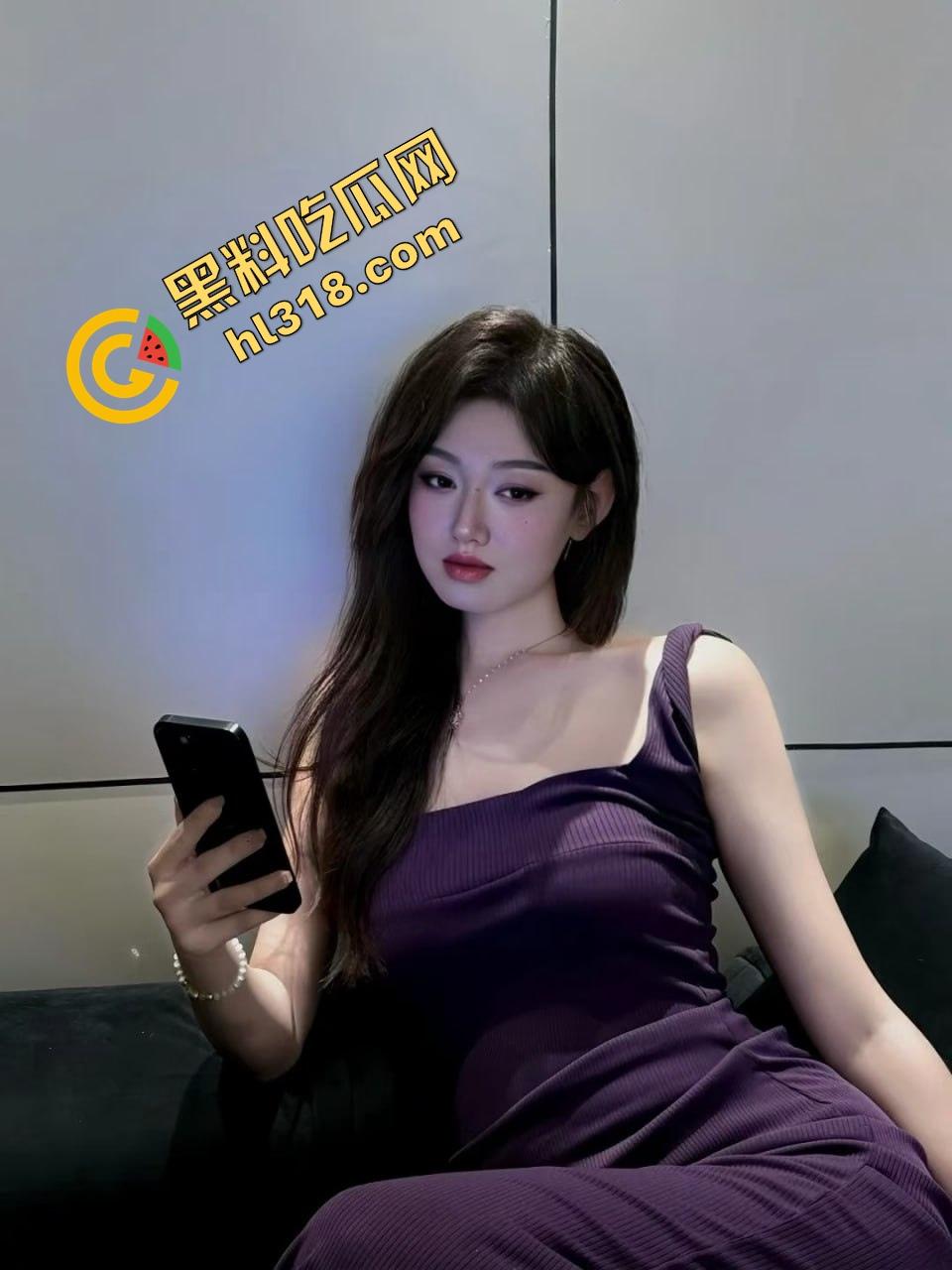 看电视时女友突然骑上来变身自动档,床上被丰乳肥臀暴摇榨精,这种体验哪个男人没幻想过?