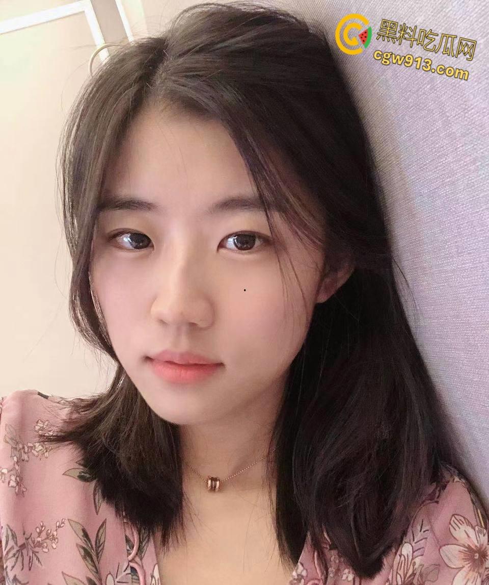 云南省红河州【夏颖】,体制内清纯形象崩塌,各种情趣制服齐上阵,风骚少妇被无套调教玩弄 !