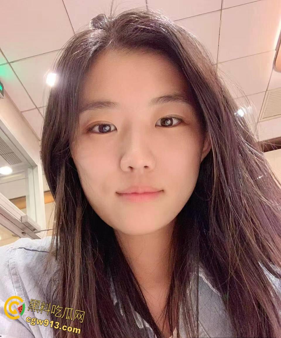 云南省红河州【夏颖】,体制内清纯形象崩塌,各种情趣制服齐上阵,风骚少妇被无套调教玩弄 !