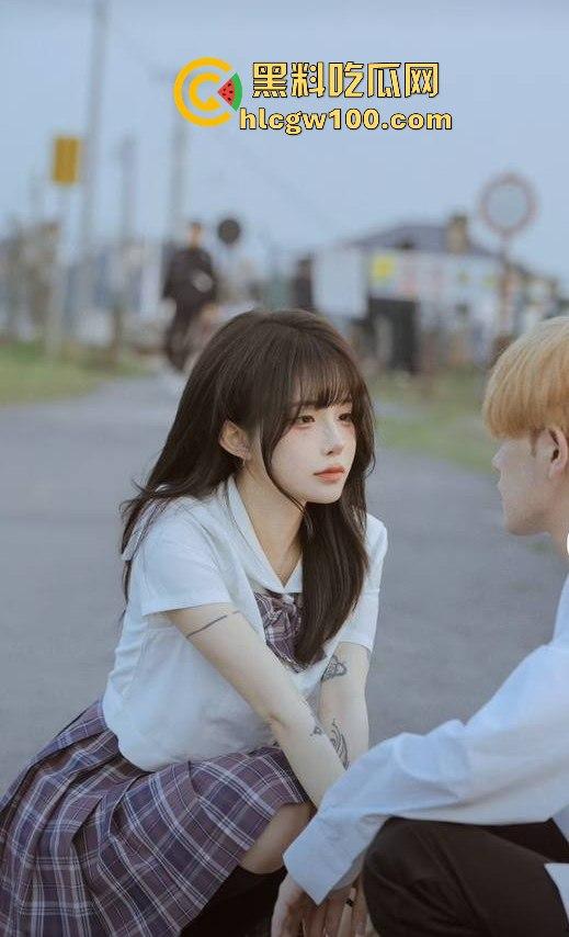 网红劲爆大瓜!!!抖音千万网红【你的欲梦】直播漏奶视频曝光,乳头黑黑的看来童锦成没少吸。