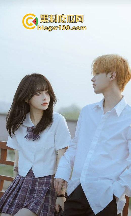 网红劲爆大瓜!!!抖音千万网红【你的欲梦】直播漏奶视频曝光,乳头黑黑的看来童锦成没少吸。