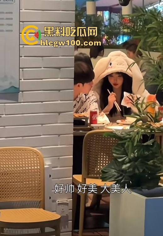 网红劲爆大瓜!!!抖音千万网红【你的欲梦】直播漏奶视频曝光,乳头黑黑的看来童锦成没少吸。