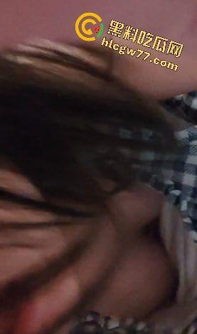 抖音高中生【会记得余生】被40岁猥琐老汉威胁强操!戒指套指变性奴老婆,自慰棒操B叫痛!