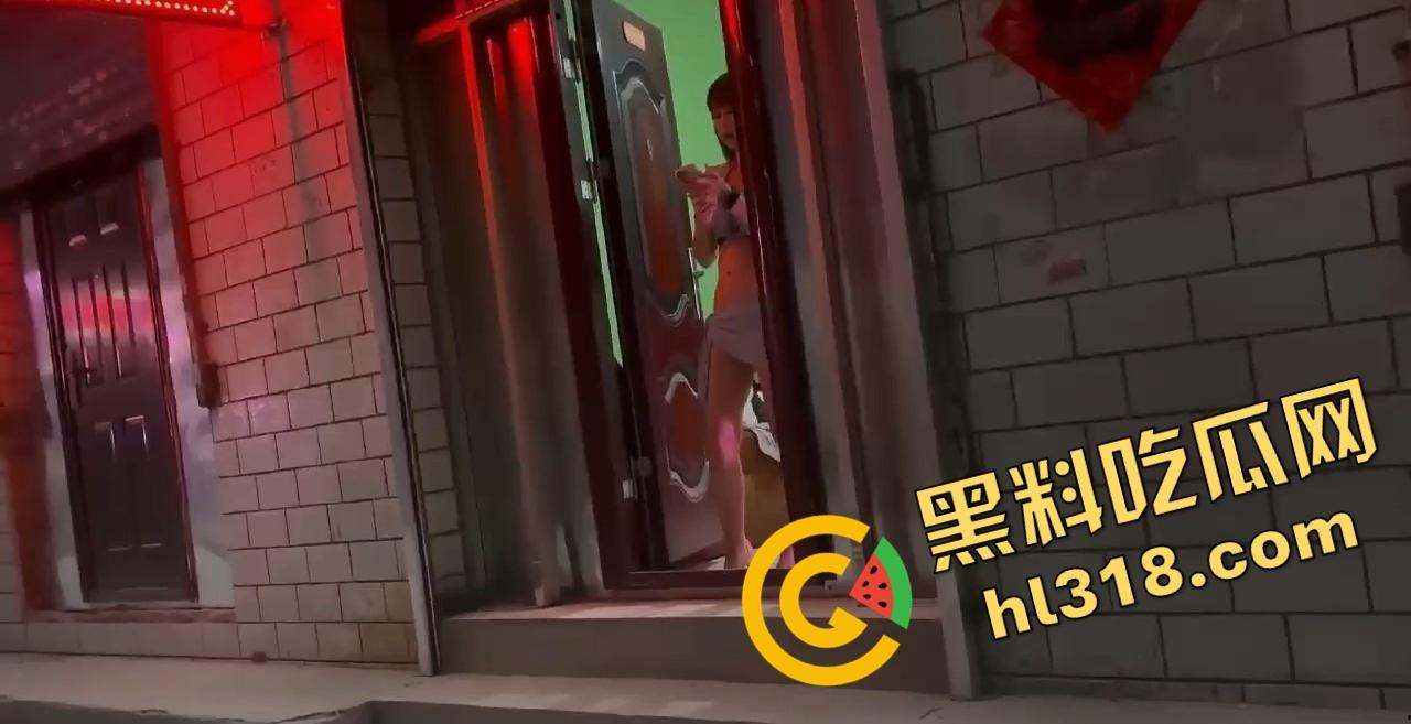 东莞站街妹再度辉煌,如今依旧好玩,虽然没有当年的一条龙,但150的亲民价全国罕见,谁不想逛一逛?