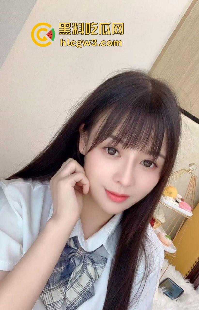 极品反差少女【凌薇】线下约啪金主爸爸多P全套性爱自拍疯传,清纯脸配骚浪身子,真他妈是反差婊中的极品!