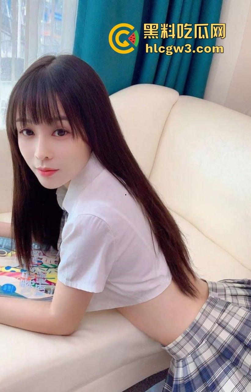 极品反差少女【凌薇】线下约啪金主爸爸多P全套性爱自拍疯传,清纯脸配骚浪身子,真他妈是反差婊中的极品!