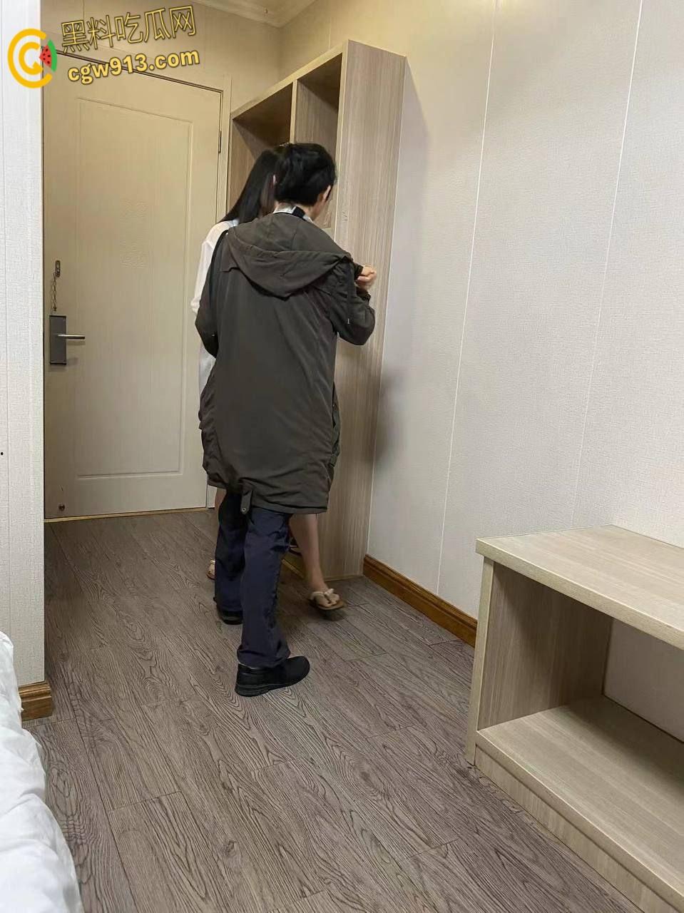 宁波一男子抛妻弃子,净身出户出轨怀孕四月女主播,结果女主播要分手,万念俱灰跳桥 !