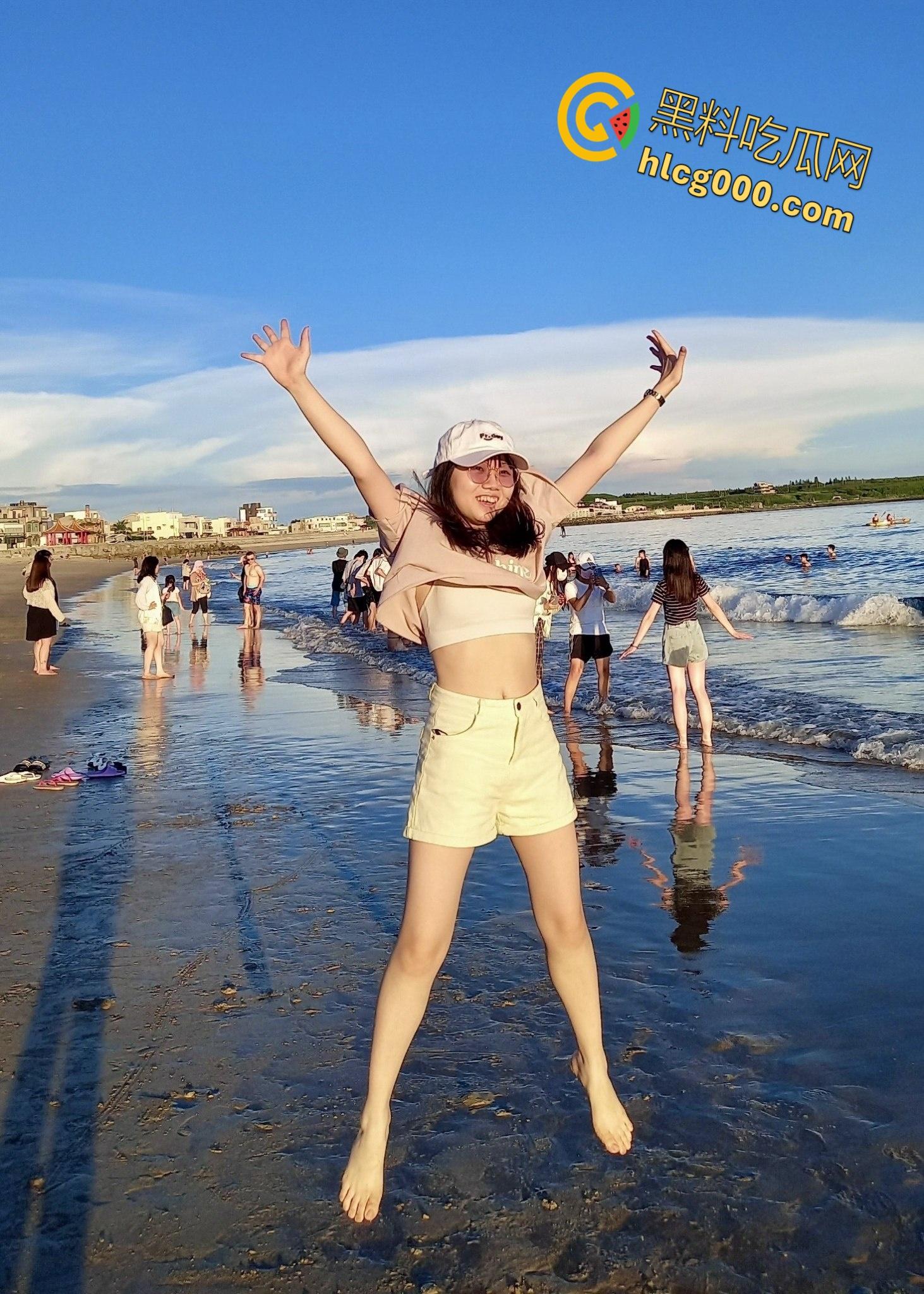 上海交通大学女大学生【余乐华】,被渣男网恋面基,强推调教良家小妹,带上眼罩秒变私人玩物 !