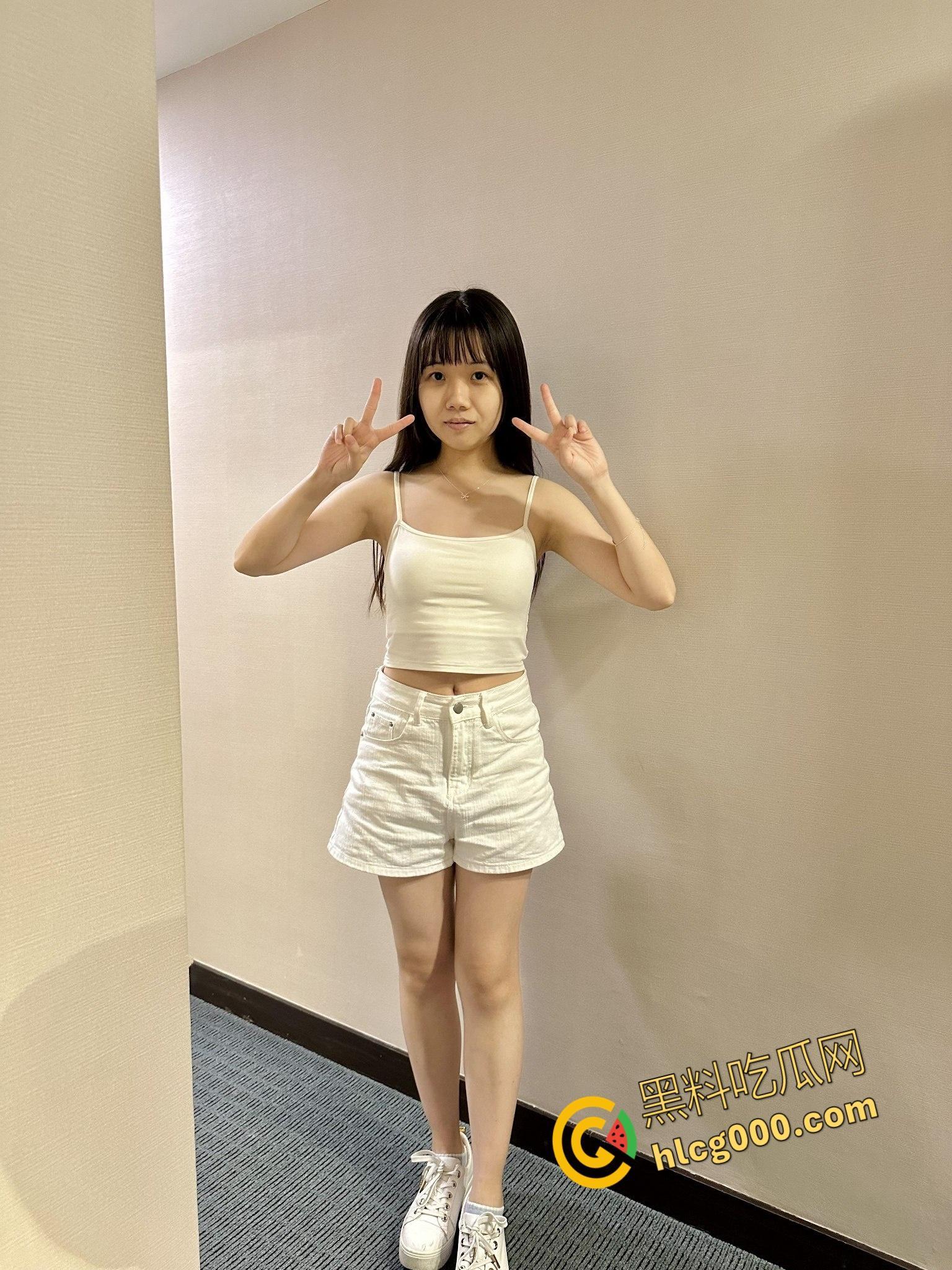 上海交通大学女大学生【余乐华】,被渣男网恋面基,强推调教良家小妹,带上眼罩秒变私人玩物 !