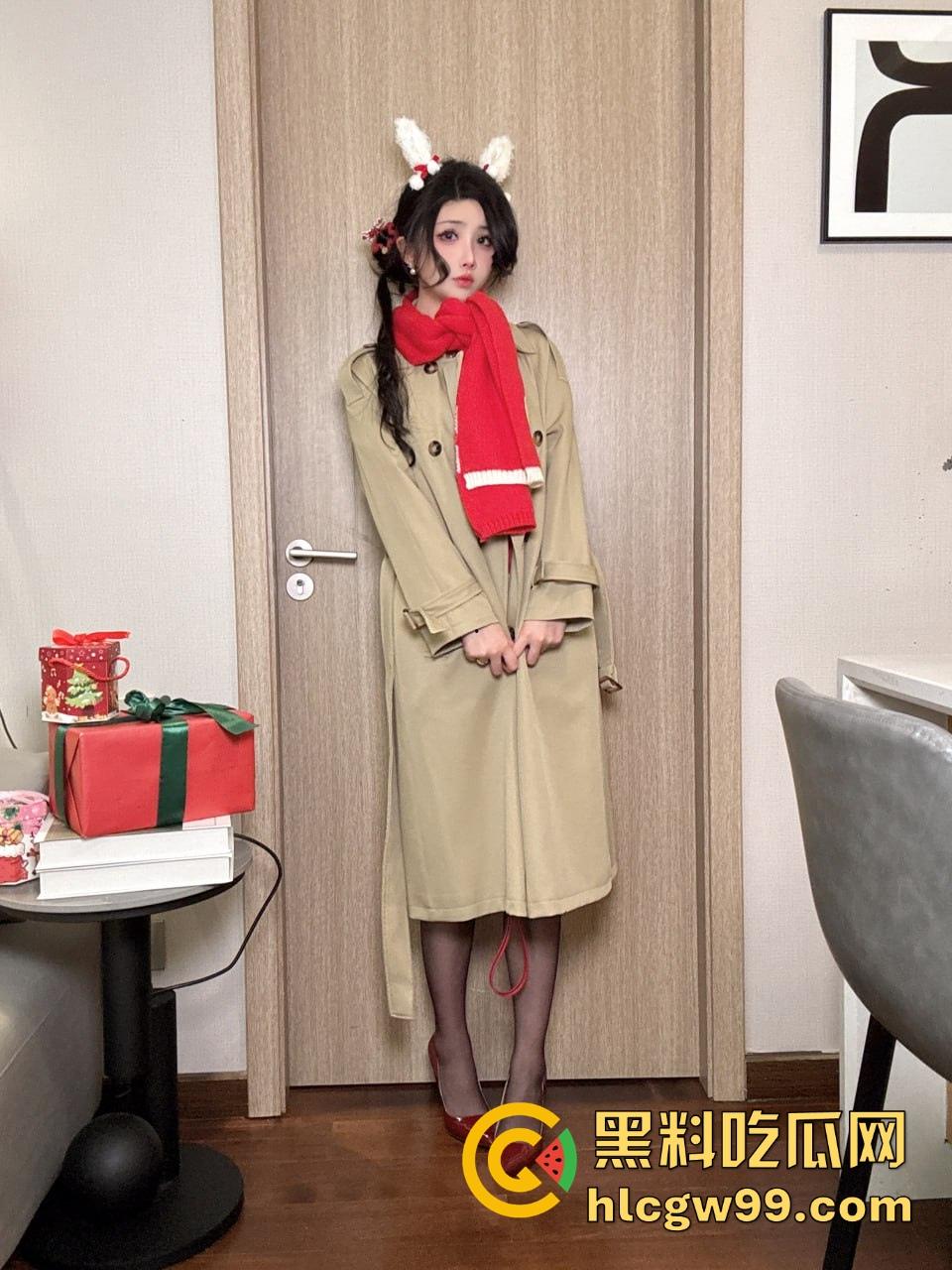 新年尤物福利【凉凉子】饱满巨乳黑丝长腿翘臀,扮成小骚货,极品身材榨干你的精液,光看都能撸三次!