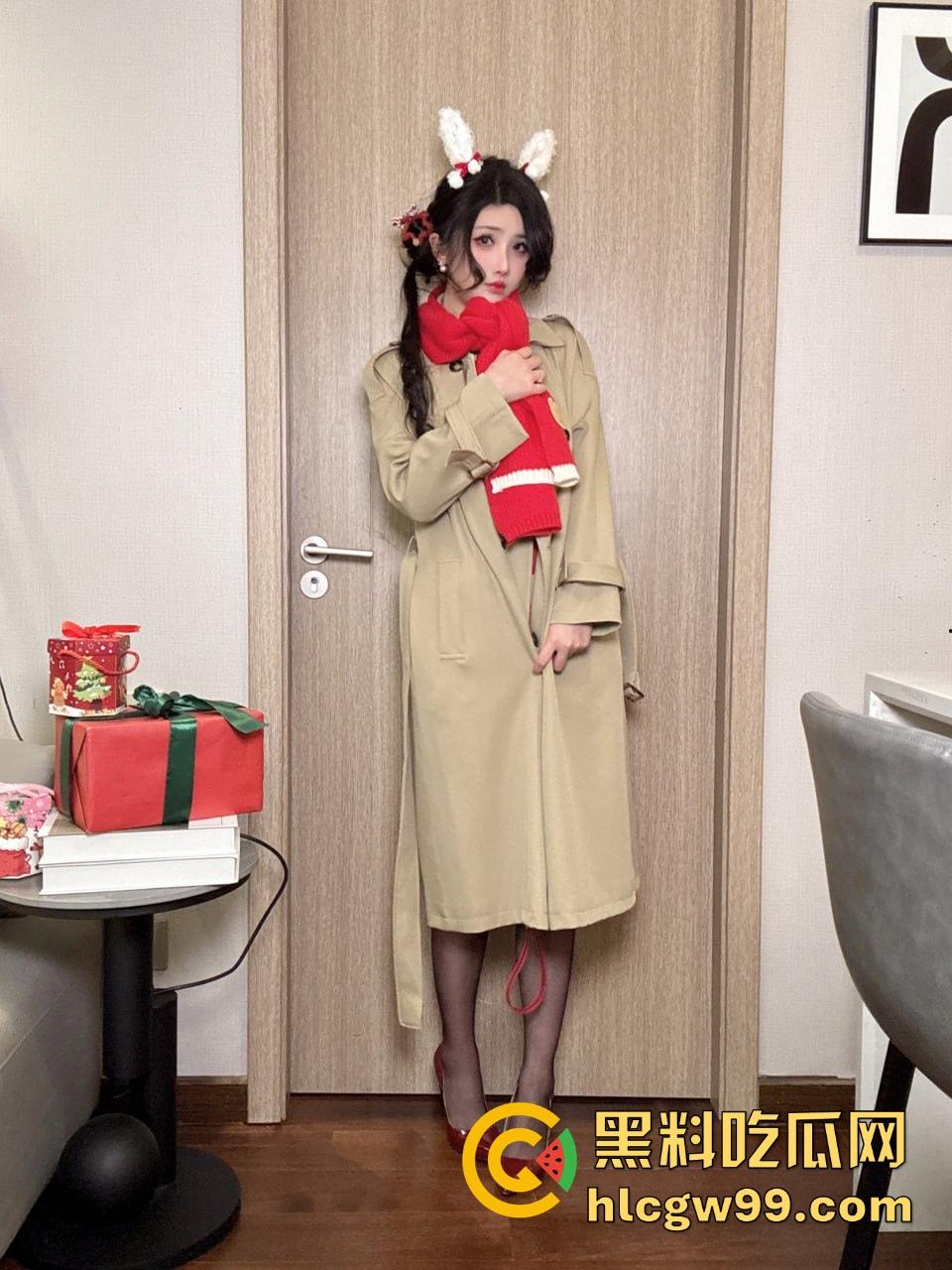 新年尤物福利【凉凉子】饱满巨乳黑丝长腿翘臀,扮成小骚货,极品身材榨干你的精液,光看都能撸三次!