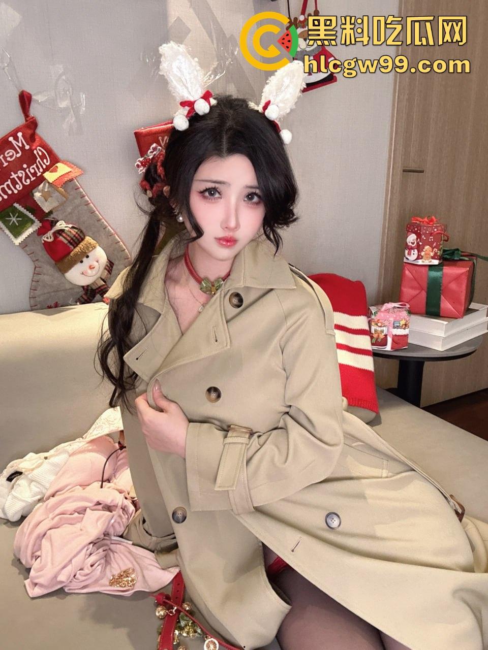 新年尤物福利【凉凉子】饱满巨乳黑丝长腿翘臀,扮成小骚货,极品身材榨干你的精液,光看都能撸三次!