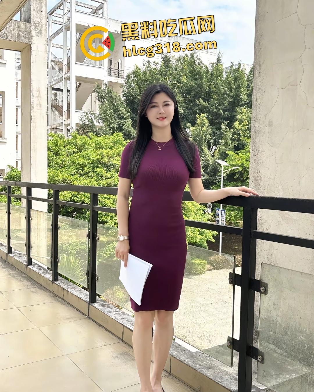 广西外国语学院英语老师【秦秦】为性瘾承诺满分让男同学后入紧身内裤,男同学以后都不愁挂科了!