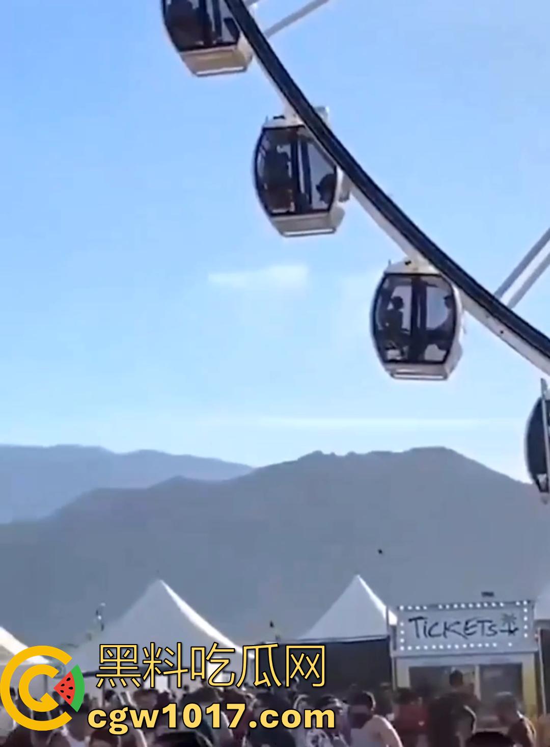 摩天轮刚启动就开吃!饥渴洋妞当众跪舔弟弟 舱内上演活春宫 生怕别人看不到 太敢玩了!