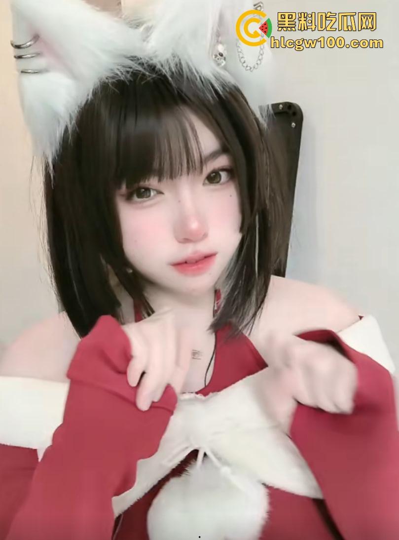 抖音20万粉cos小网红『暗黑水晶铁蛋酱』线下约炮粉丝玩制服吃鸡,各种丝袜轮番上,骚路数堪称行业指南!