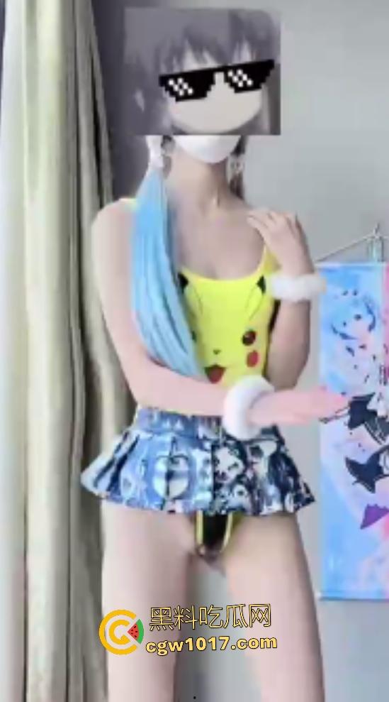 抖音小萝莉【白桃软糖】00后高中生裸舞,电竞椅翘臀扭坏椅子,厕所跳蛋塞逼撒尿,还有粉丝想花钱买尿喝!