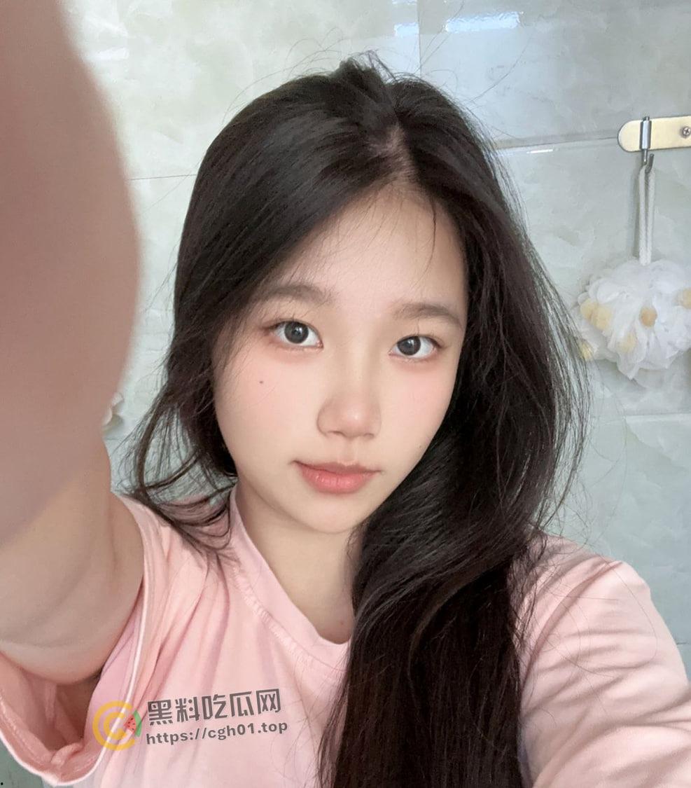 集美大学女大学生重磅流出!冰山御姐的反差另一面 男友视角的粉嫩母狗