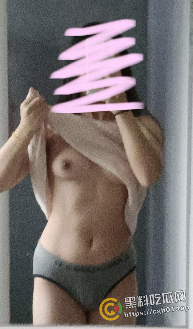 集美大学女大学生重磅流出!冰山御姐的反差另一面 男友视角的粉嫩母狗