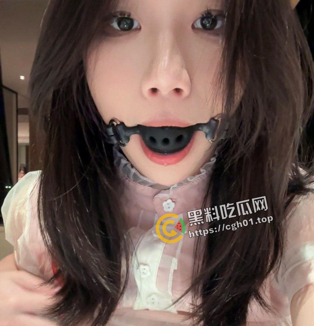 集美大学女大学生重磅流出!冰山御姐的反差另一面 男友视角的粉嫩母狗