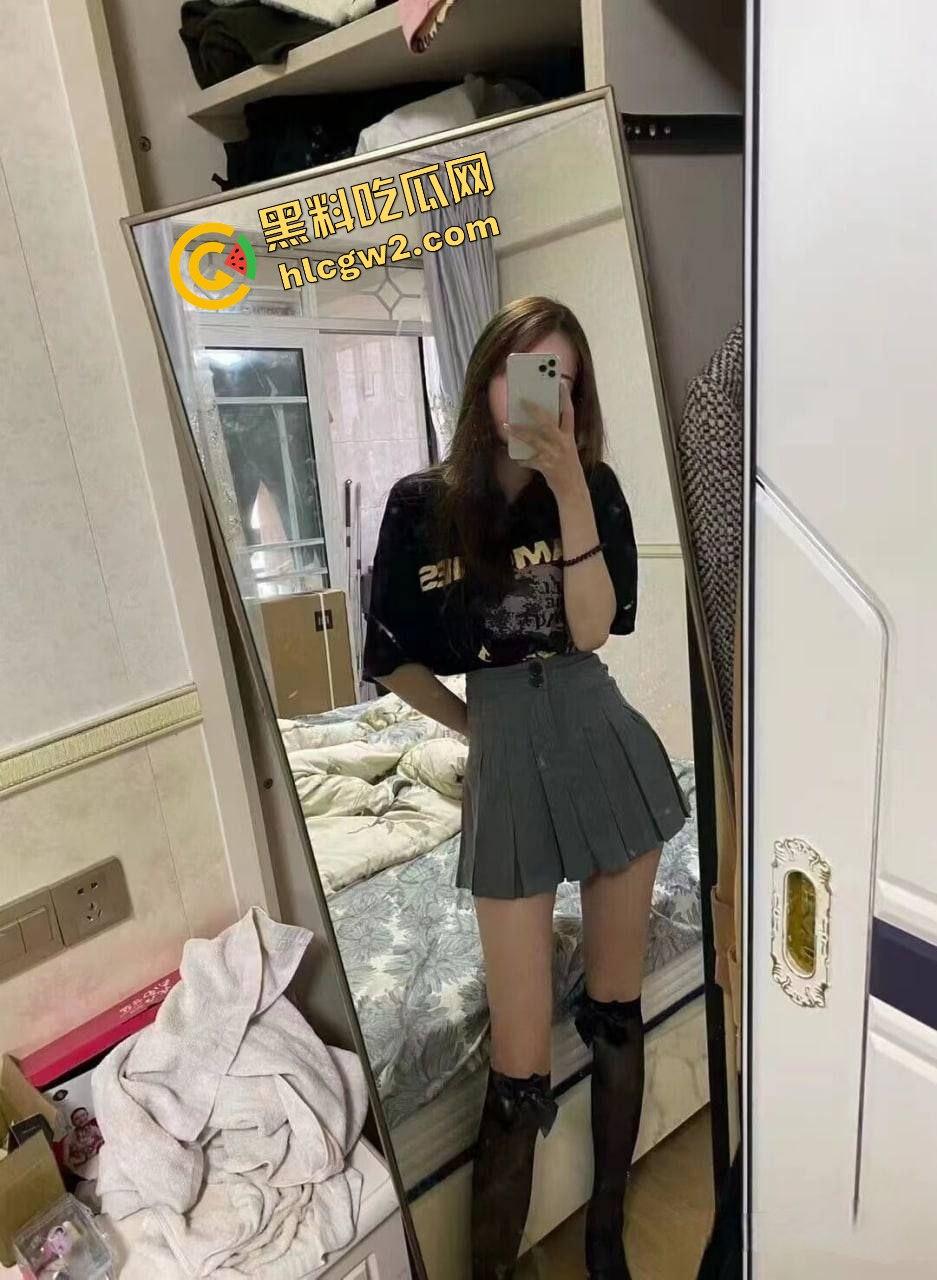 福建泉州反差御姐模特『吴妤婷』人前是高冷女神，人后是被操喷水的骚母狗！独家流出！