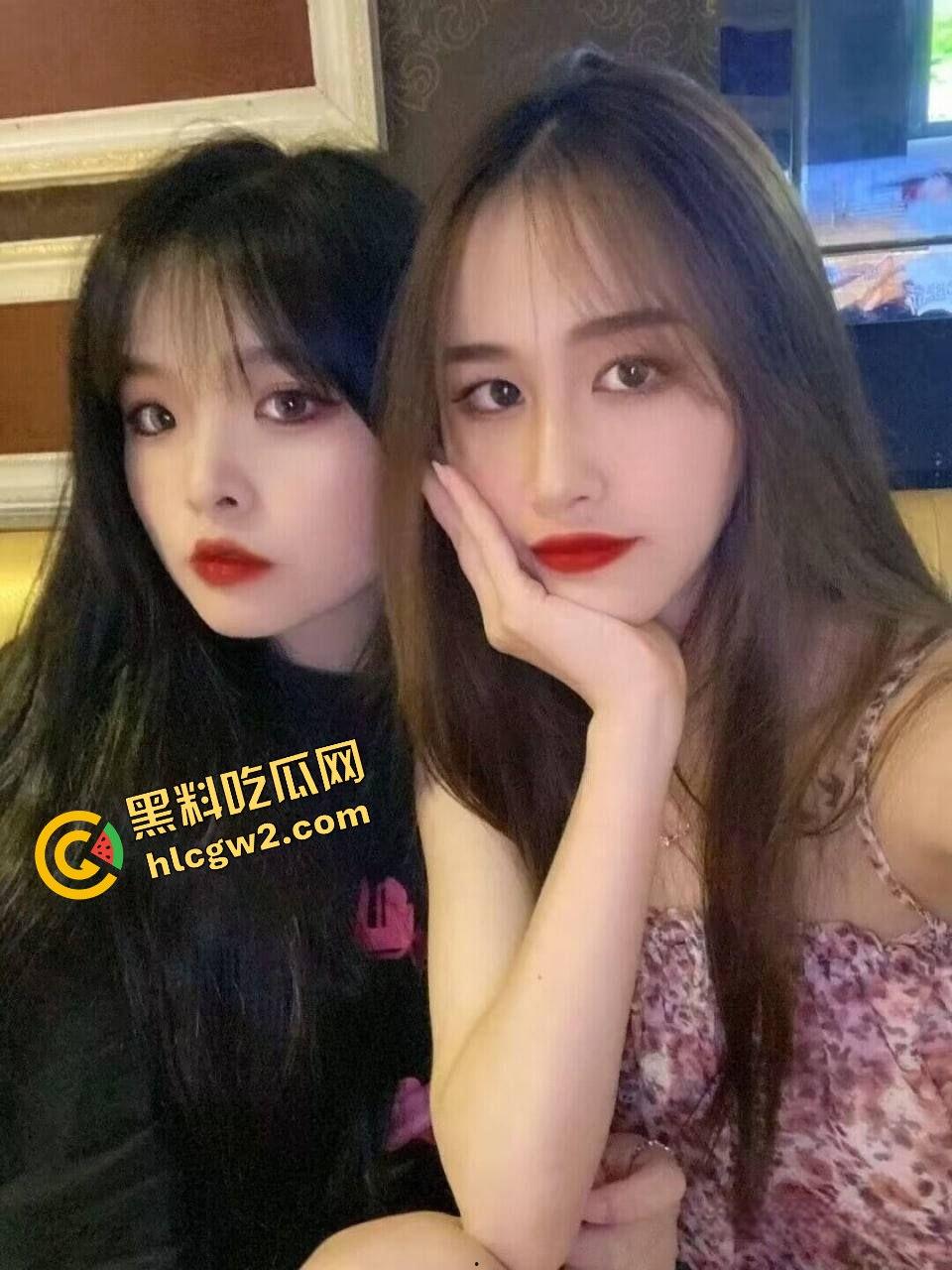 福建泉州反差御姐模特『吴妤婷』人前是高冷女神,人后是被操喷水的骚母狗!独家流出!