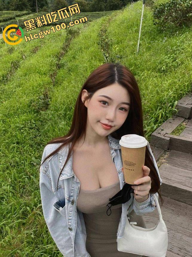 台湾高雄超甜模特【lhua】胯下口交舔屌,主动骑在鸡巴上坐下去来回抽插