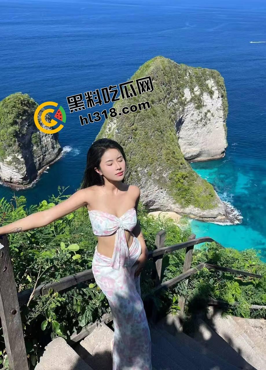 舔狗极限受虐,全裸当狗钻裤裆只为肏屄,双S女主一个御姐拿皮鞭一个JK妹子加油,操逼得先钻十圈!