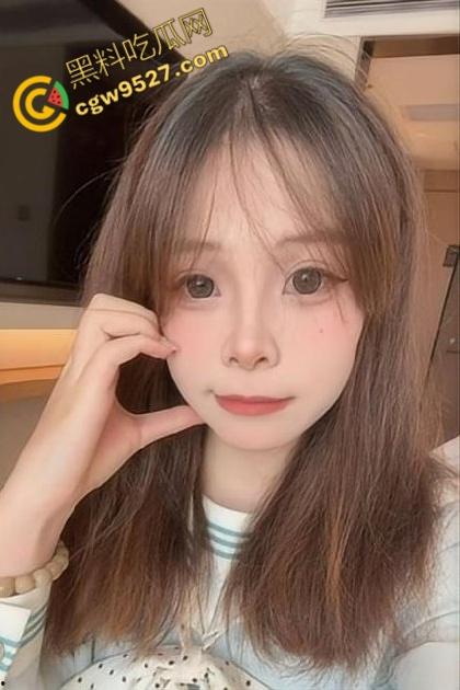 禁忌的校园激情!与妹妹在学校石凳上的激情做爱,粉嫩小穴被爆操内射,既刺激又淫荡