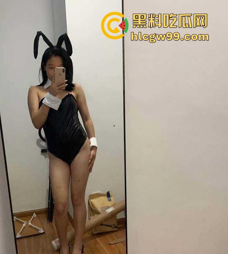 陕西台球助教抖音【丫头】钓了群友一笔钱后将其甩了,冤种气不过晒出劲爆私房照给大家欣赏!