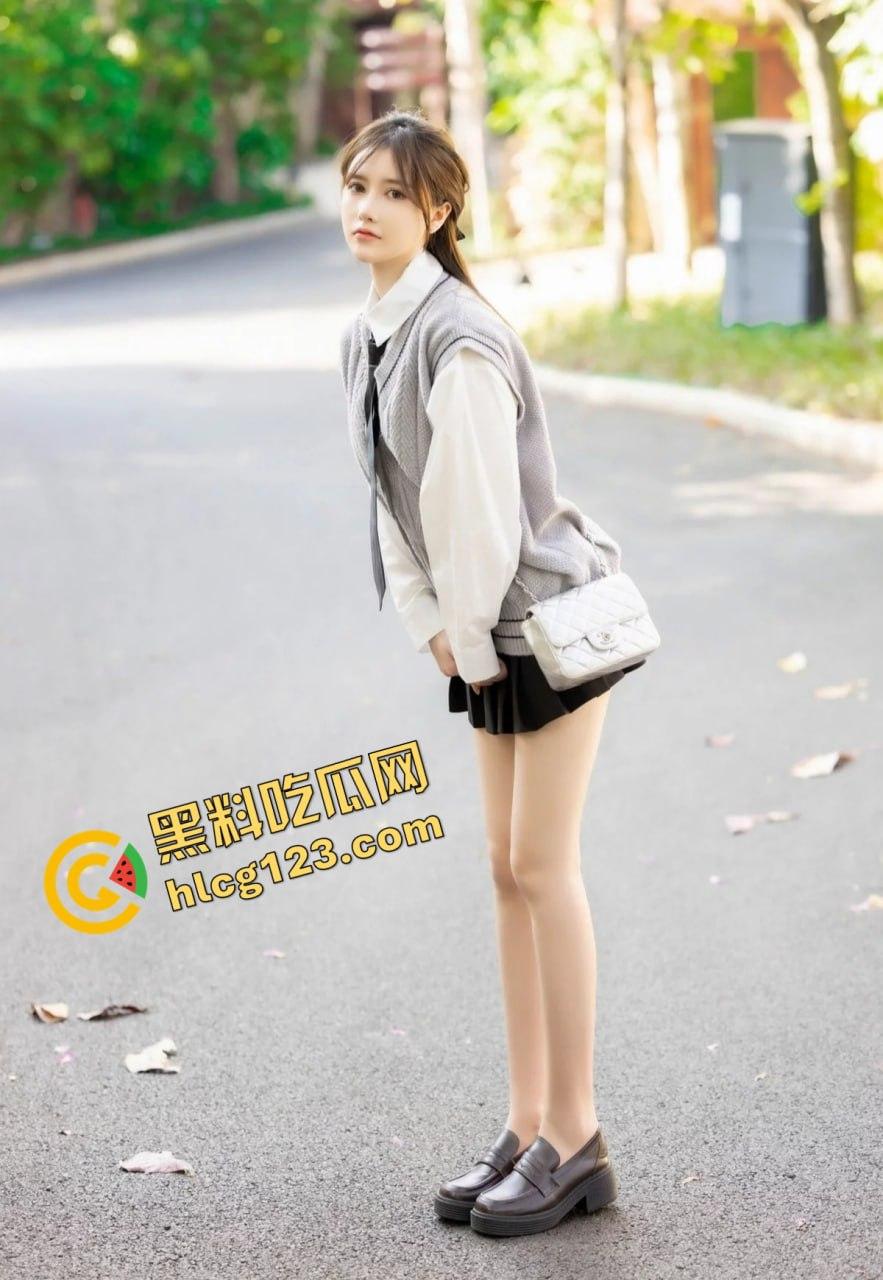 秀人网反差女神美桃酱大尺度私拍曝光!万元定制逼脸同框,扩肛道具玩出花样!