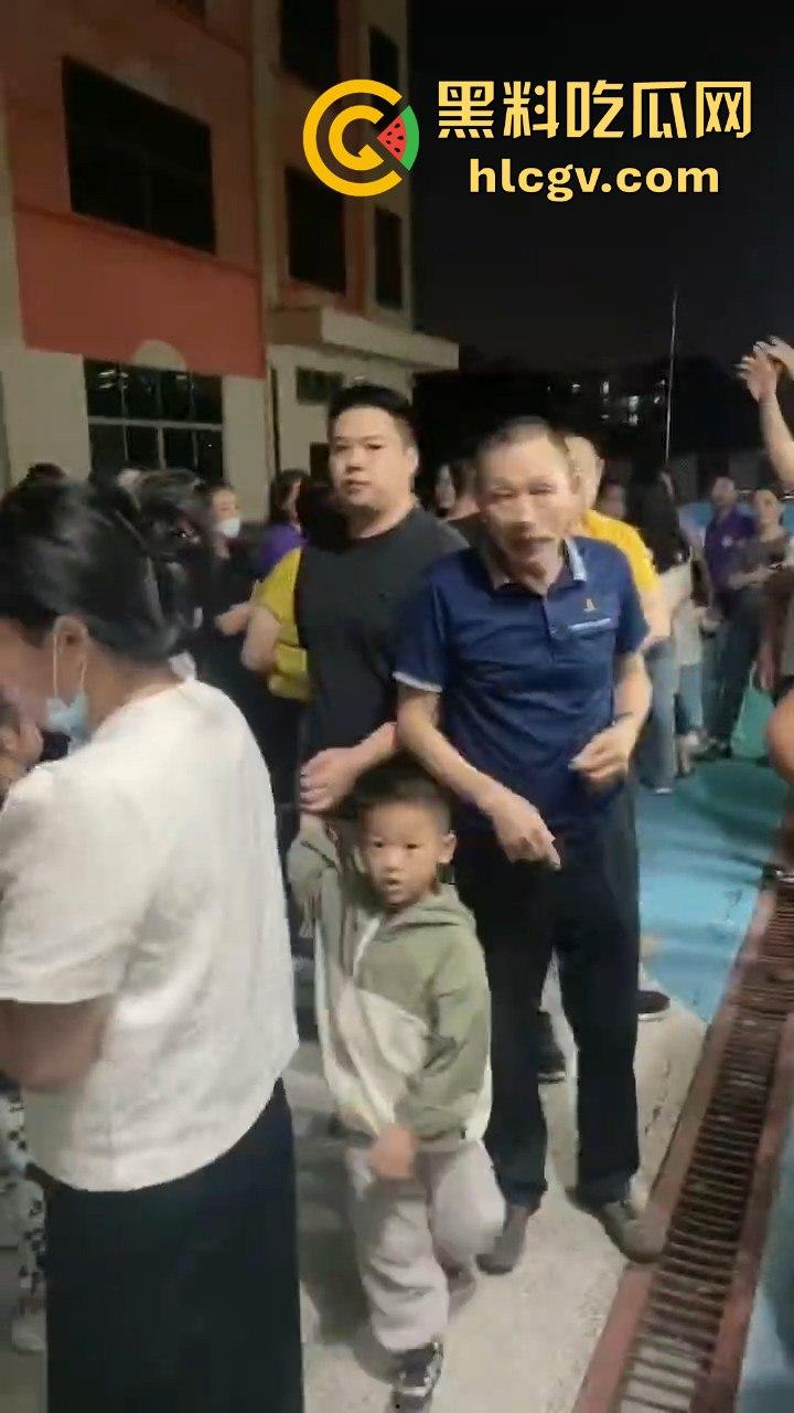 东莞虎门雅达幼儿园老板卷钱跑路!几百名孩子无书可读,教育局踢皮球不作为引家长怒火!